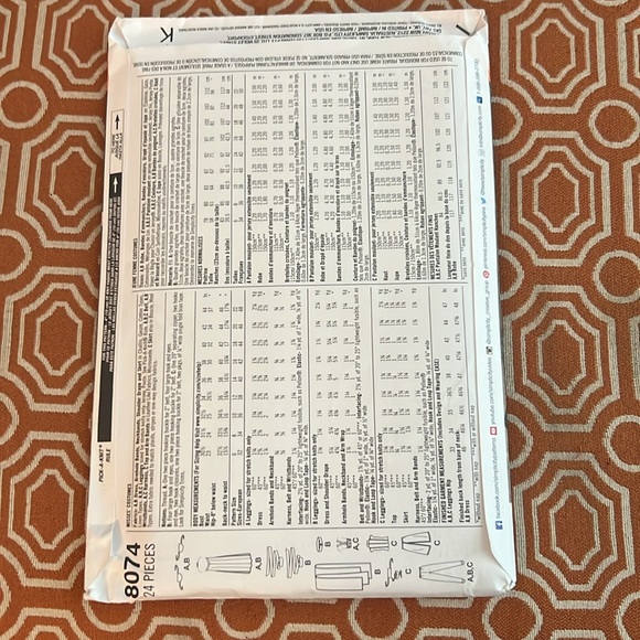 Simplicity Costume Pattern S8074 - Picture 2 of 3